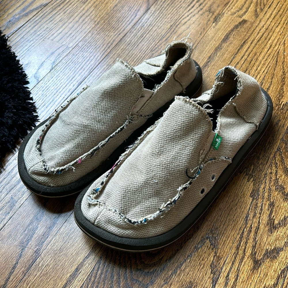 Mens Sanuk shoes